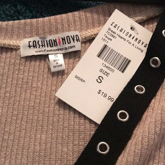 Never worn Fashion nova crop top - Picture 3 of 3